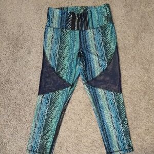 Gottex Woman's Capri Style Blue and Green Patterned Leggings